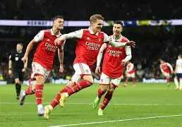 阿森纳迎NBA总决赛关键赛，加时末段篮板制胜，球迷炸锅，更衣室氛围转暖的简单介绍