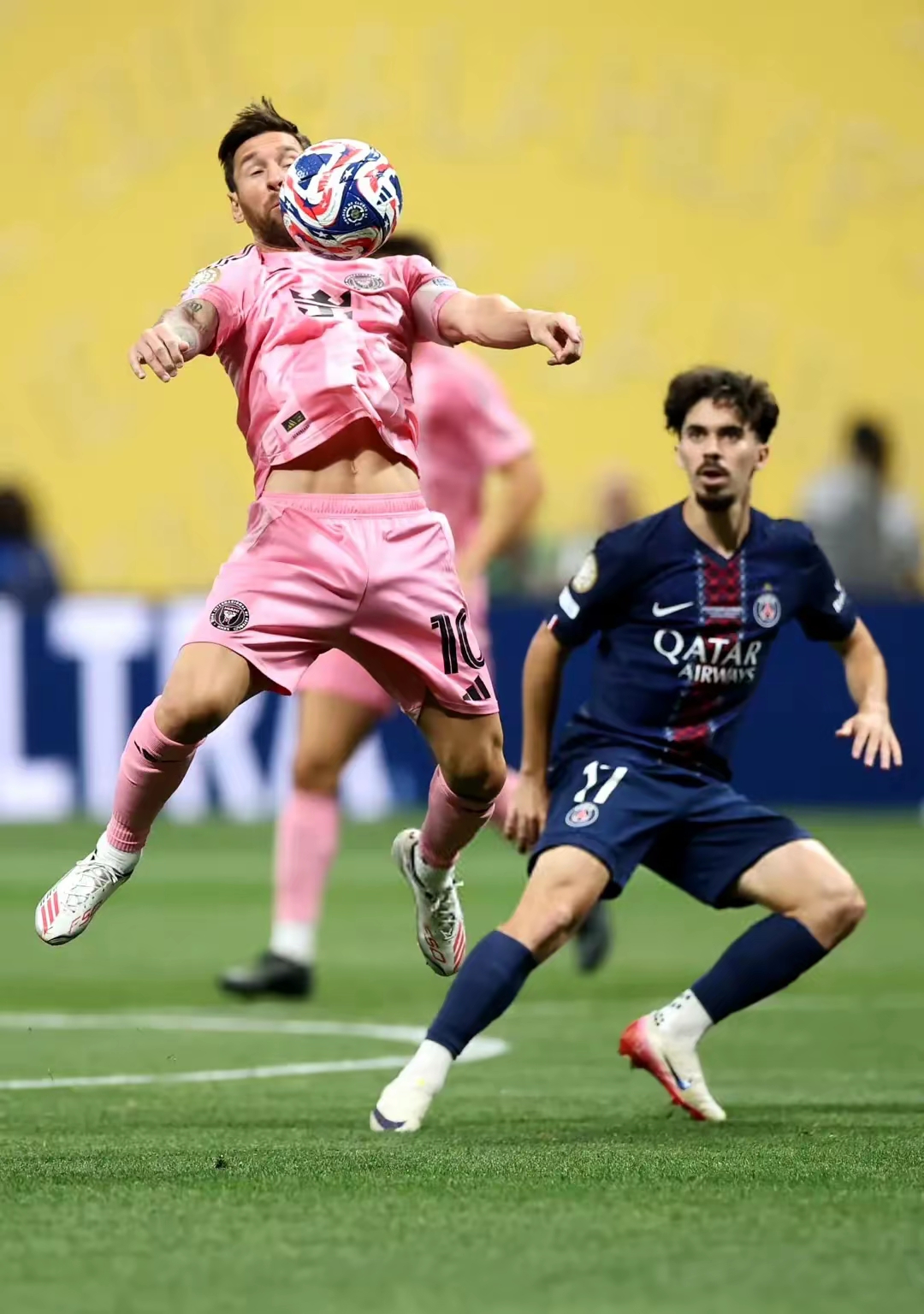 欧超杯赛程吃紧；费耶诺德加时末段遗憾出局；赛场秩序良好；赛程密集仍需轮换的简单介绍