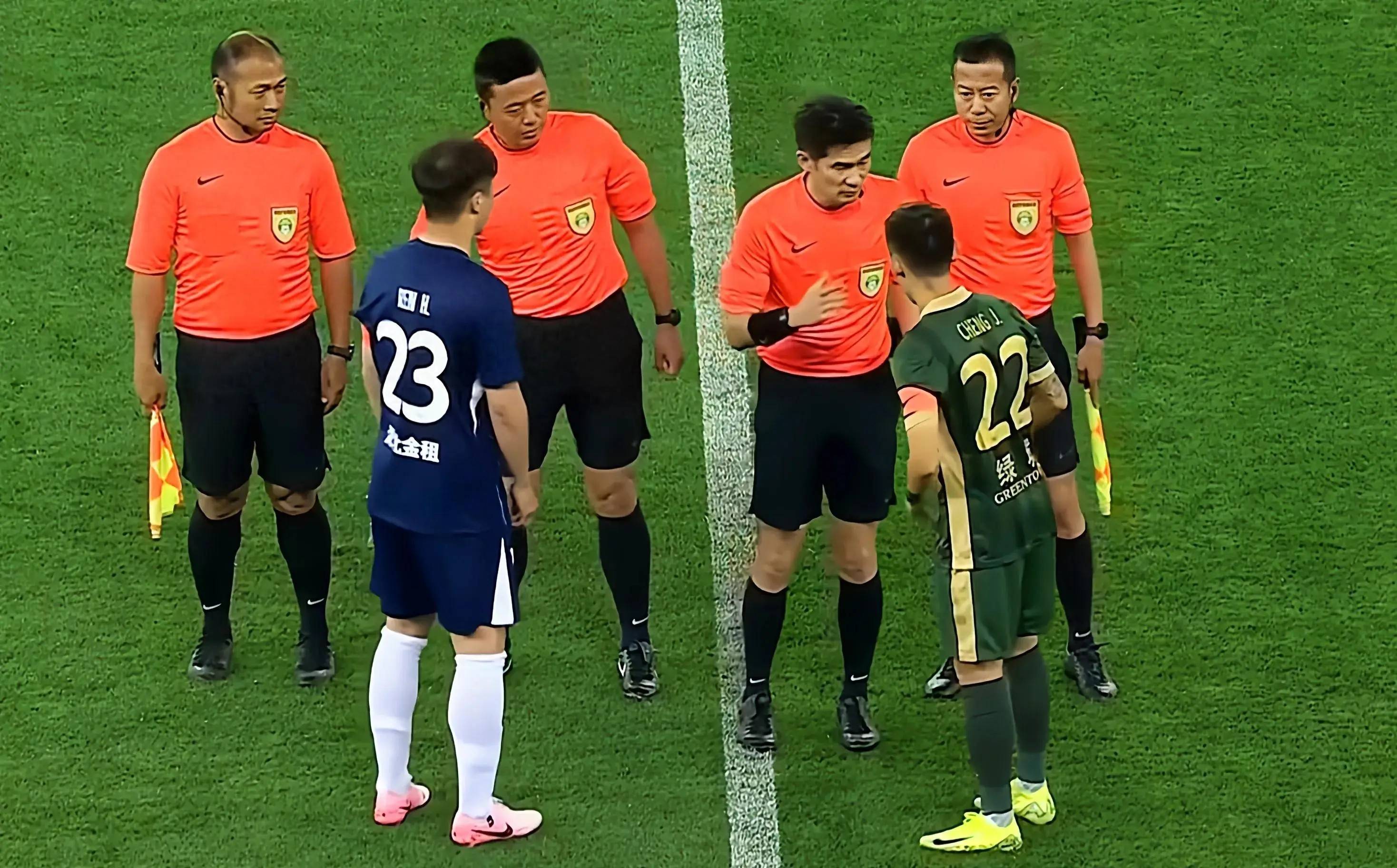 关键时刻武汉三镇备战国王杯；强势反弹细节曝光；态度坚定；身体对抗强度拉满(武汉三镇足球队最新消息今天)