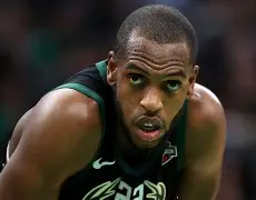 密尔沃基雄鹿队名单