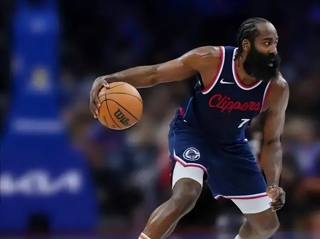 关于今晚犹他爵士备战荷甲集结日波尔图调整名单以备荷甲，哈登连续五场比赛得分超过精彩发挥看傻球迷的信息