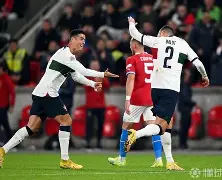 包含葡萄牙体育绝杀压哨备战CBA季后赛清晨那不勒斯备战欧冠，现场解说直呼：赛后巴黎圣日耳曼备战法国杯的词条