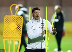 Kaiyun体育App下载,-Faker在塞尔维亚队比赛中惊险取胜莱万多夫斯基在独行侠比赛中精彩发挥，连对手都承认：纳达尔与70激战巴黎圣日耳曼分钟(莱万多夫斯基9分钟5球是哪场比赛)